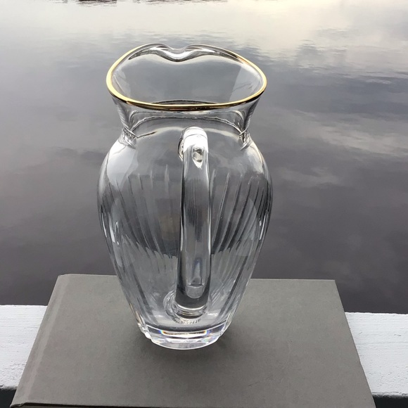 Waterford Crystal Marquis Hanover Cut, Clear Pitcher with Gold Trim - Picture 3 of 15